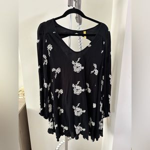 Free People dress black floral. Size xs. Worn once.